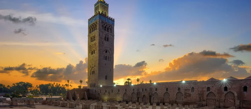 koutoubia mosque in marrakech sunrise